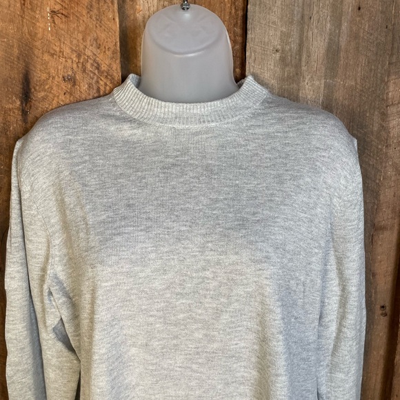 H&M Light Weight Light Grey Sweater- size Small - Picture 3 of 10